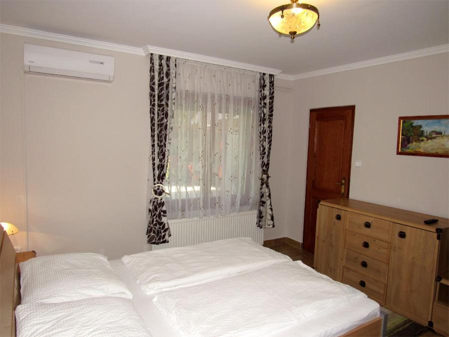 Szegfu Apartman Villa Hajdúszoboszló Екстериор снимка
