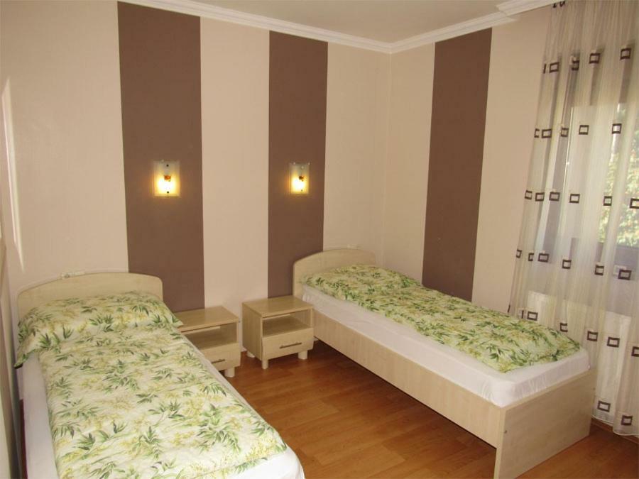 Szegfu Apartman Villa Hajdúszoboszló Екстериор снимка